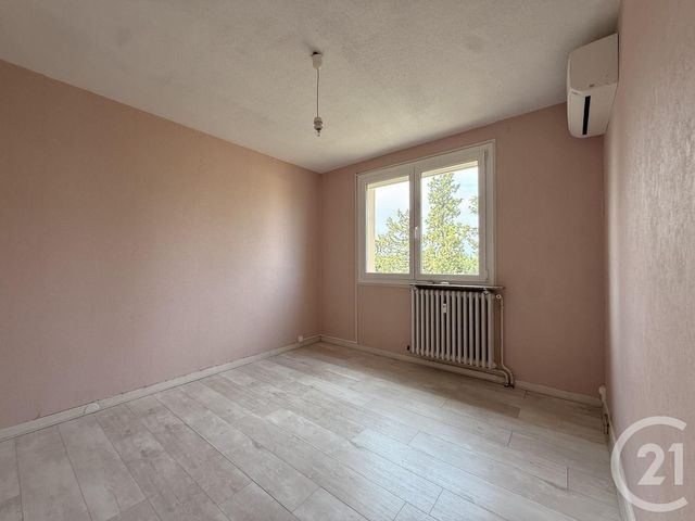 Appartement T4 &agrave; vendre - 4 pi&egrave;ces - 86,25 m2 - Guilherand Granges - 07 - RHONE-ALPES