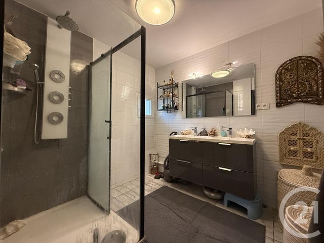 Afficher la photo en grand Appartement F4 à vendre - 4 pièces - 95,50 m2 - Bourg Les Valence - 26 - RHONE-ALPES