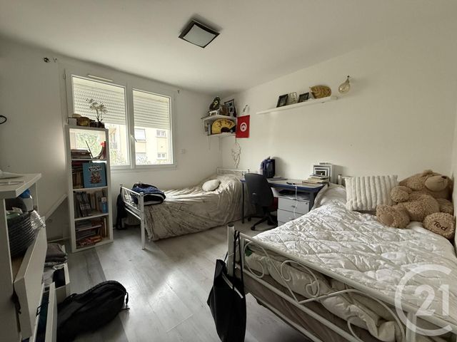 Afficher la photo en grand Appartement F4 à vendre - 4 pièces - 95,50 m2 - Bourg Les Valence - 26 - RHONE-ALPES