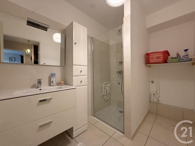 Appartement T3 à vendre - 3 pièces - 73,51 m2 - Guilherand Granges - 07 - RHONE-ALPES