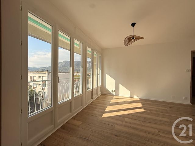 Appartement T4 à vendre - 4 pièces - 75,75 m2 - Guilherand Granges - 07 - RHONE-ALPES
