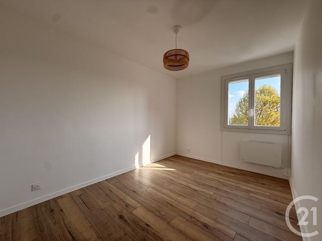 Appartement T4 à vendre - 4 pièces - 75,75 m2 - Guilherand Granges - 07 - RHONE-ALPES