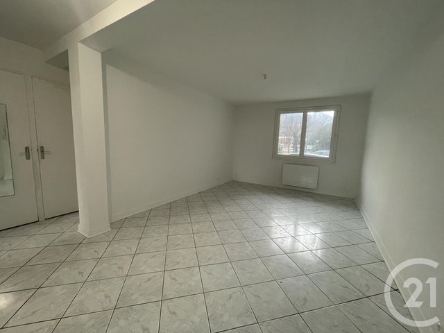 Appartement T3 &agrave; louer - 3 pi&egrave;ces - 52,30 m2 - Guilherand Granges - 07 - RHONE-ALPES