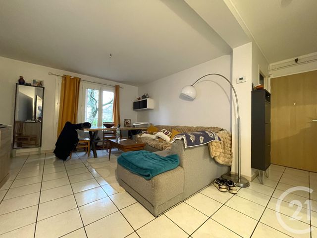 Appartement T4 &agrave; louer - 4 pi&egrave;ces - 67,90 m2 - Valence - 26 - RHONE-ALPES