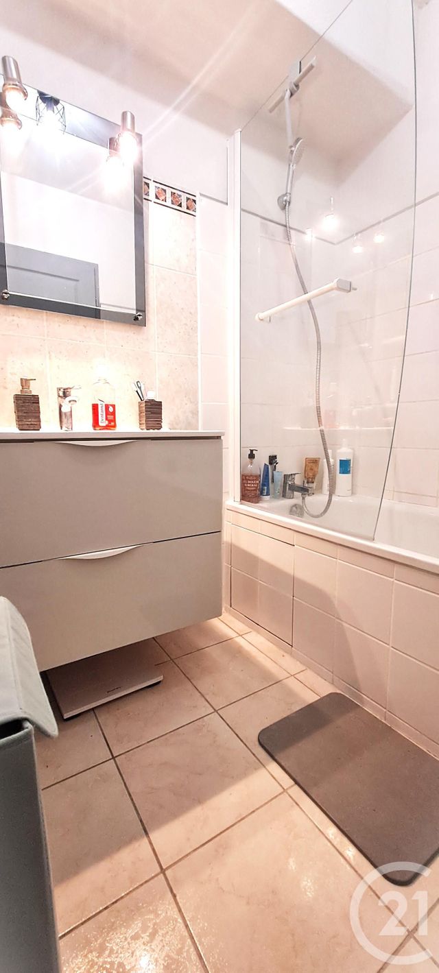 Appartement T2 &agrave; louer - 2 pi&egrave;ces - 51,75 m2 - Valence - 26 - RHONE-ALPES