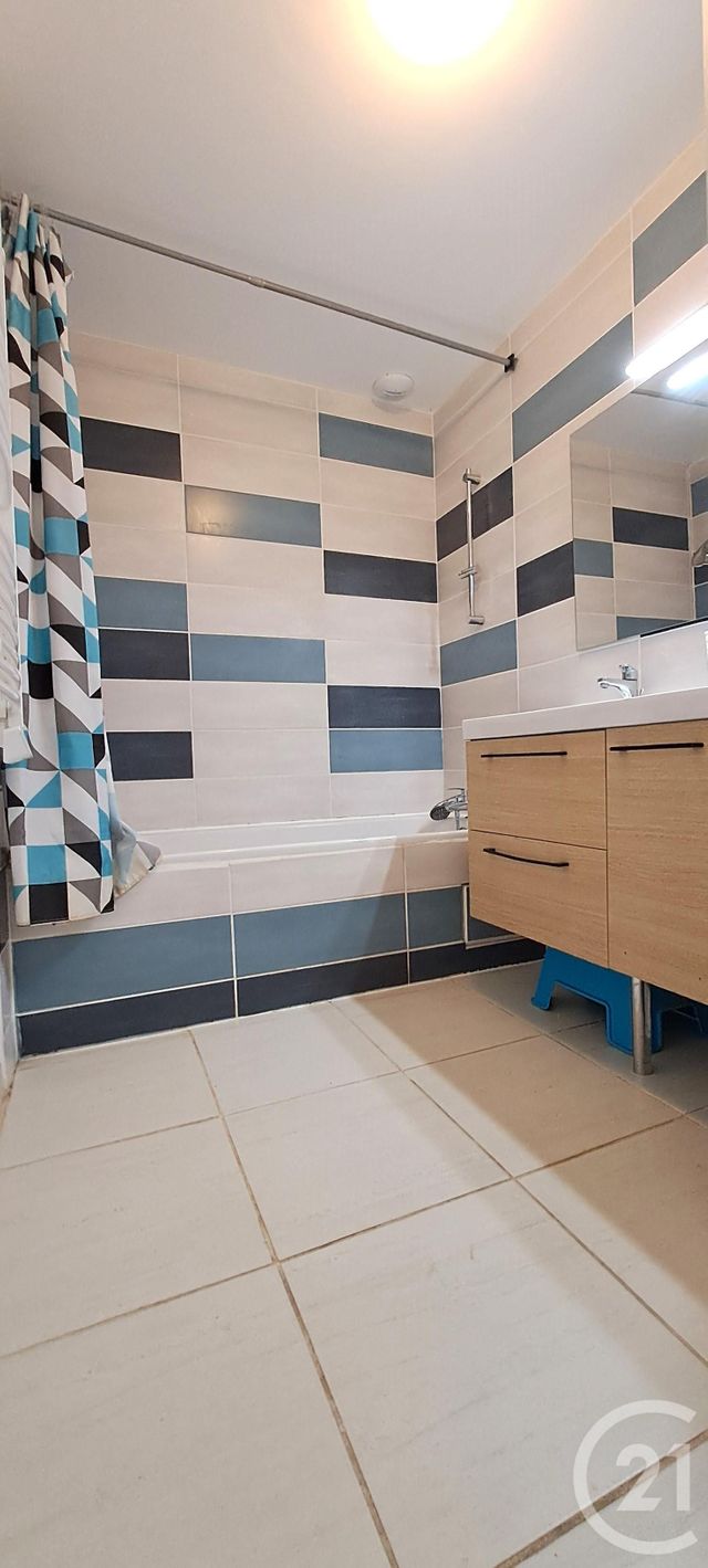 Maison &agrave; louer - 5 pi&egrave;ces - 132,45 m2 - Chateauneuf Sur Isere - 26 - RHONE-ALPES