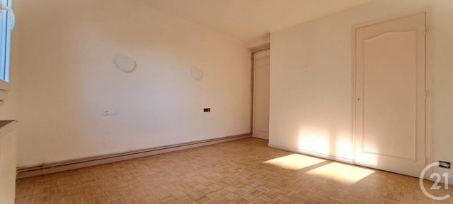 Appartement T4 &agrave; louer - 4 pi&egrave;ces - 67,12 m2 - Guilherand Granges - 07 - RHONE-ALPES