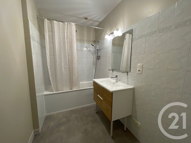 Appartement T2 &agrave; louer - 2 pi&egrave;ces - 69,70 m2 - Valence - 26 - RHONE-ALPES